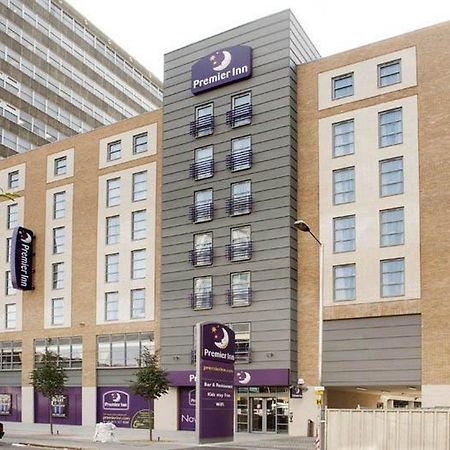 Premier Inn London Croydon Town Centre Bagian luar foto