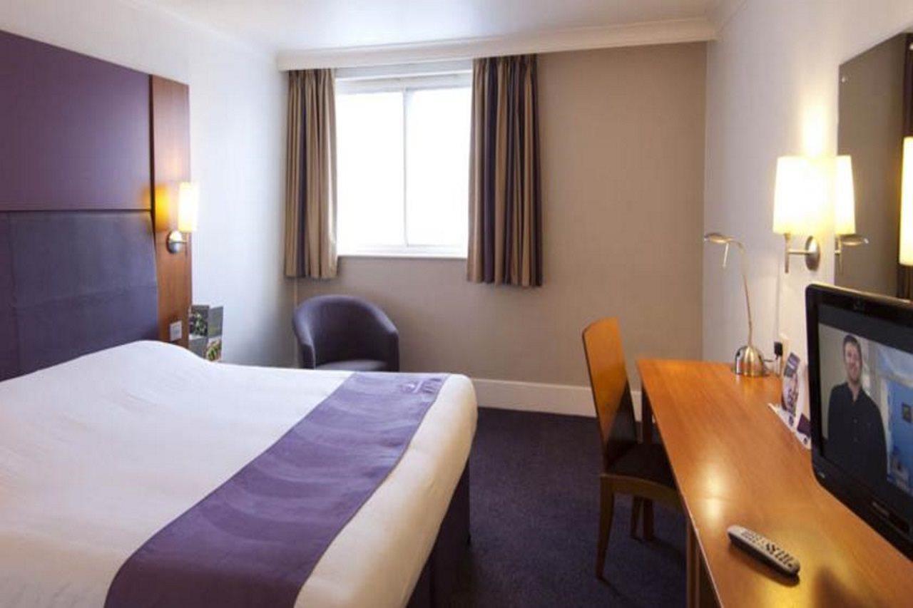 Premier Inn London Croydon Town Centre Bagian luar foto