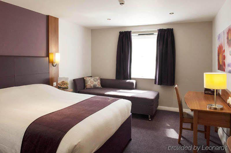 Premier Inn London Croydon Town Centre Bagian luar foto